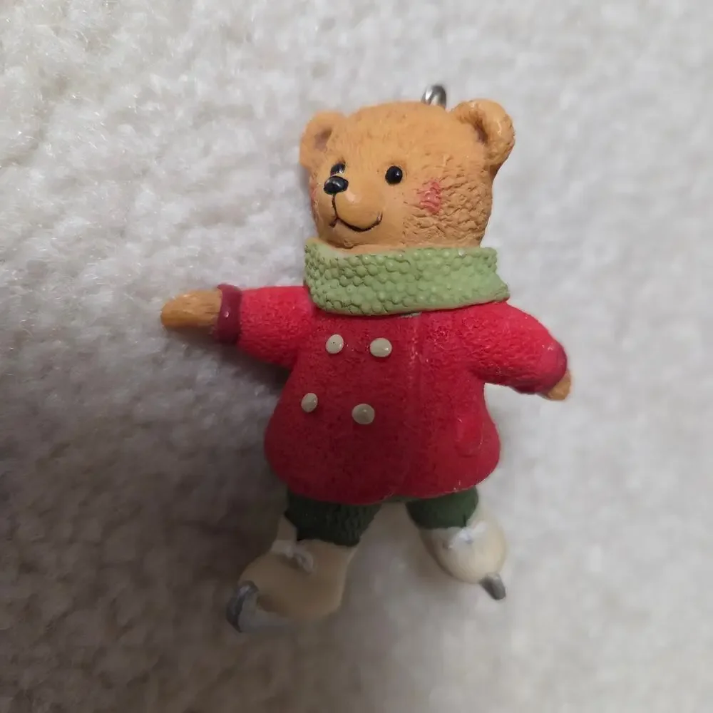 Hallmark Snow Cub Club Gracie Dexter Calvin Wendy Bears Ornaments 2002